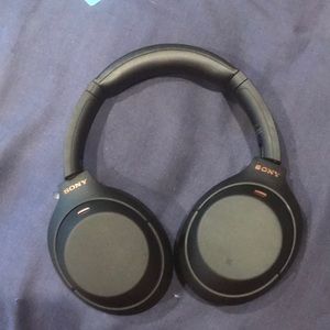Sony noise canceling headphones